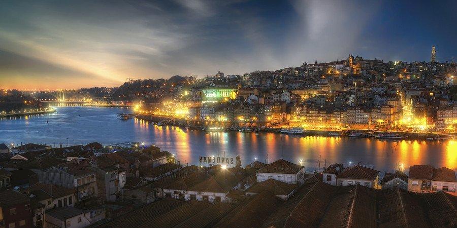 Porto e fiume Douro by night
